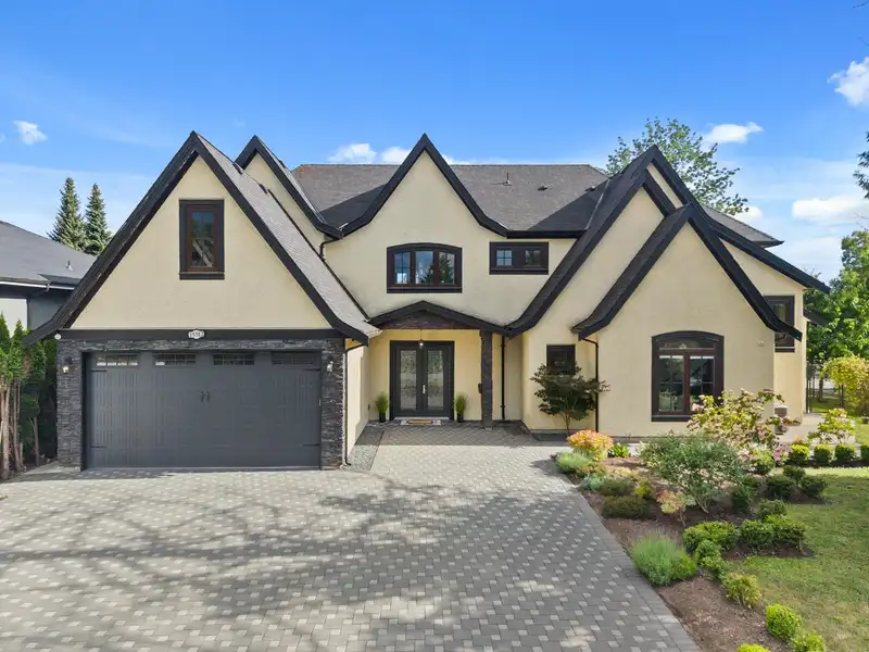 15512 109 AVENUE - photo 1 of 40