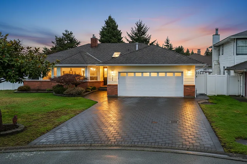 9424 154A STREET - photo 1 of 25