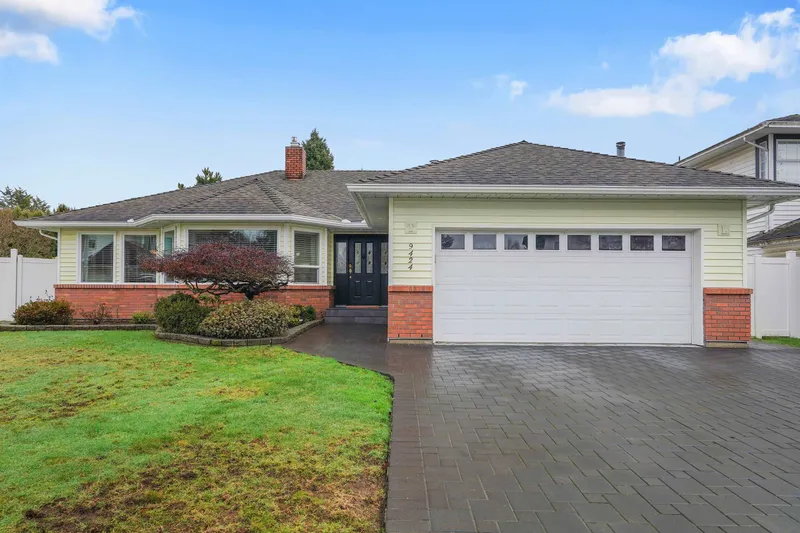 9424 154A STREET - photo 2 of 25