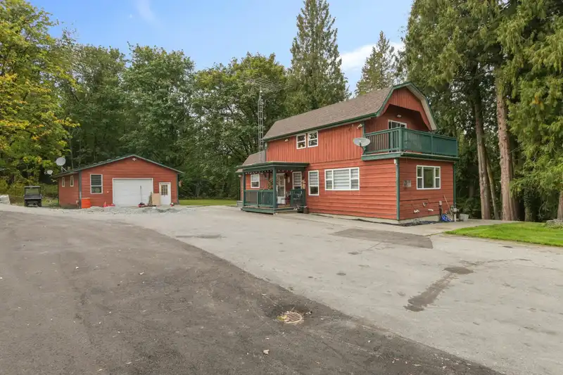 25330 72 AVENUE - photo 2 of 38
