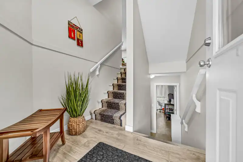 12 6366 126 STREET - photo 2 of 33
