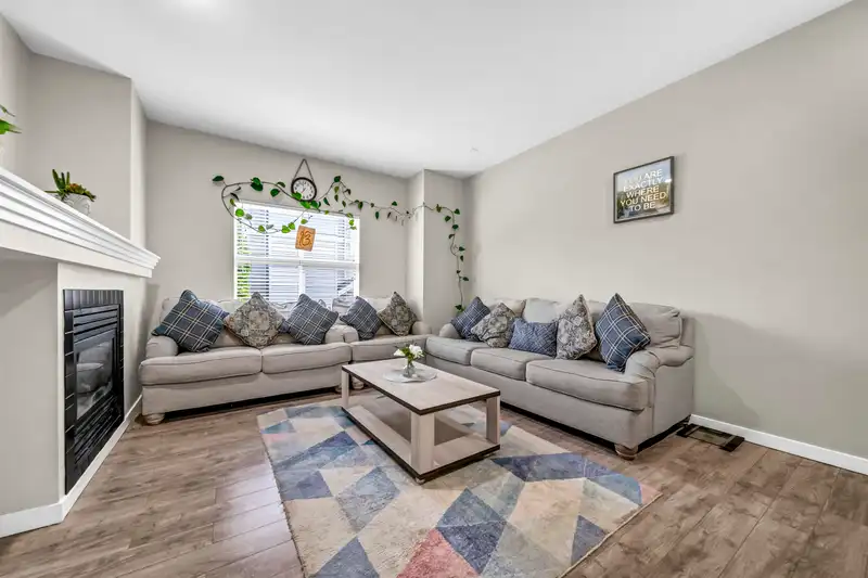 12 6366 126 STREET - photo 3 of 33