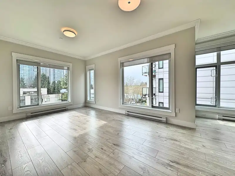 301 13799 101 AVENUE - photo 2 of 40