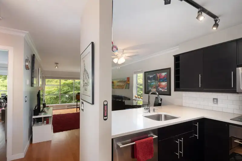 304 2250 W 3RD AVENUE - photo 3 of 25