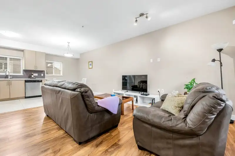 121 3888 NORFOLK STREET - photo 3 of 24