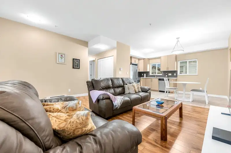 121 3888 NORFOLK STREET - photo 4 of 24