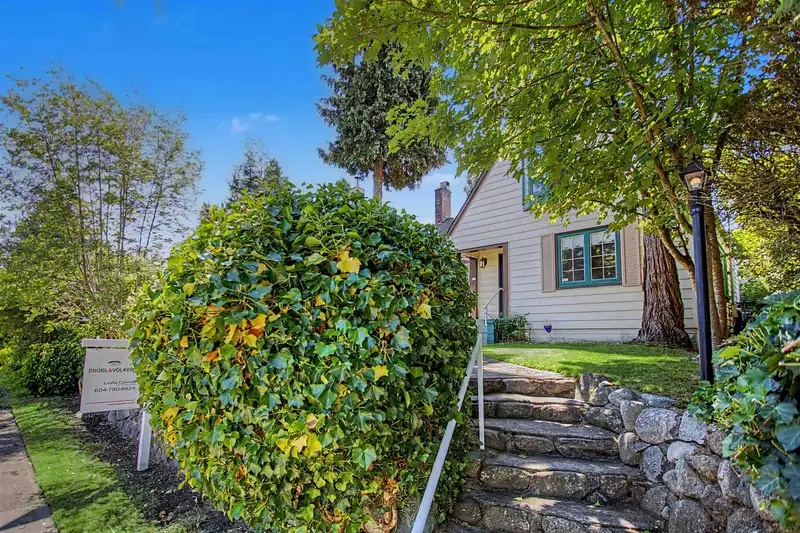 2812 W 33RD AVENUE - photo 3 of 13