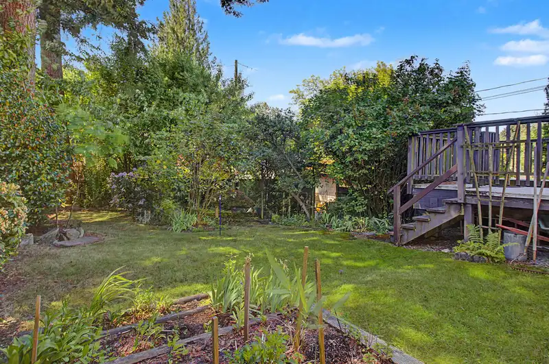 2812 W 33RD AVENUE - photo 4 of 13