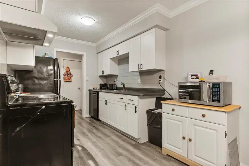 209 45598 MCINTOSH DRIVE - photo 3 of 18