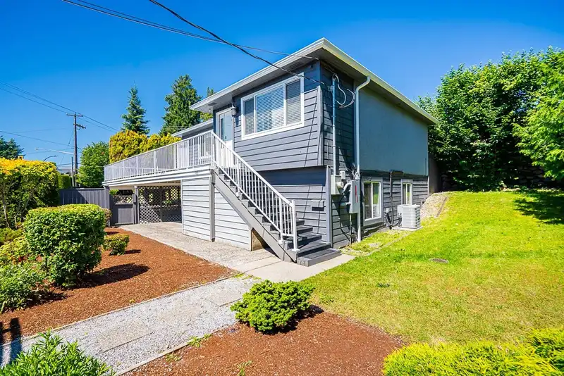 766 CALVERHALL STREET - photo 2 of 34