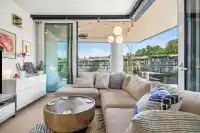 404 4880 LOUGHEED HIGHWAY - thumbnail 1