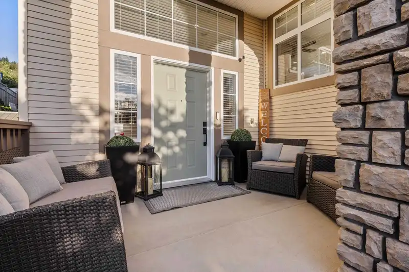 3382 APPLEWOOD DRIVE - photo 3 of 36