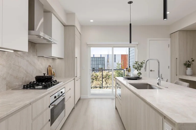 125 19451 SUTTON AVENUE - photo 3 of 22