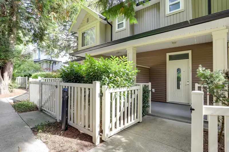 13 6575 192 STREET - photo 2 of 30