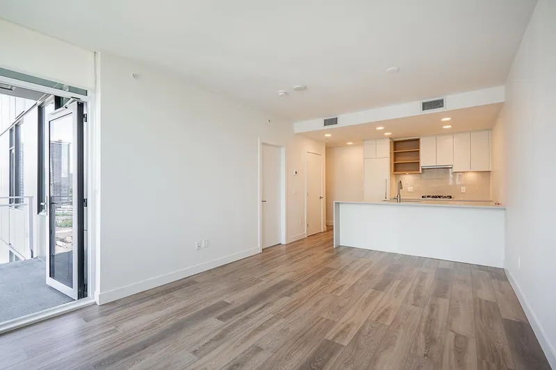 2101 4433 ALASKA STREET - photo 2 of 25