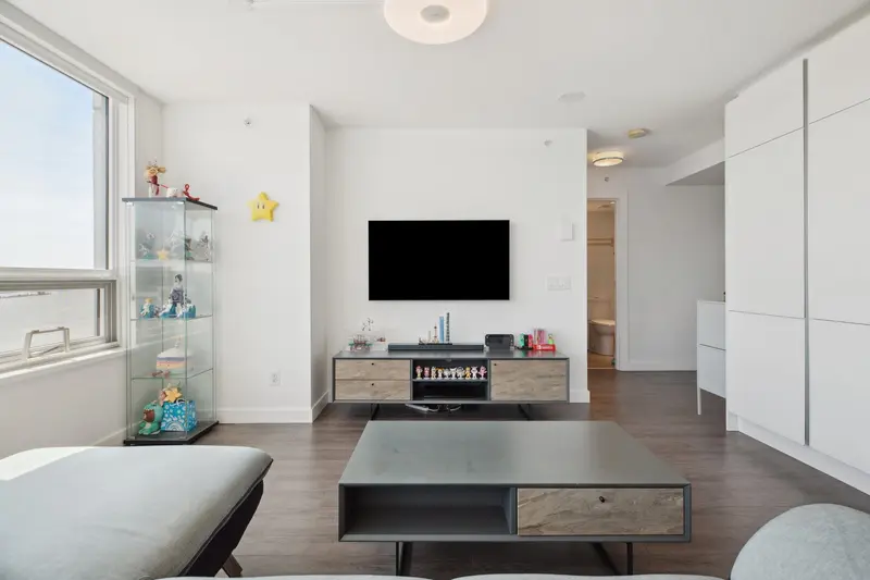 909 988 QUAYSIDE DRIVE - photo 3 of 25