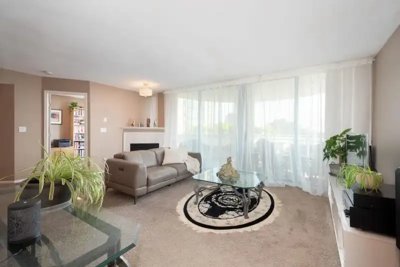 804 739 PRINCESS STREET - photo 1 of 40