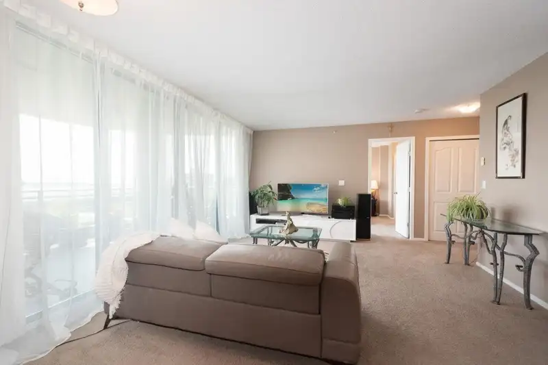 804 739 PRINCESS STREET - photo 4 of 40