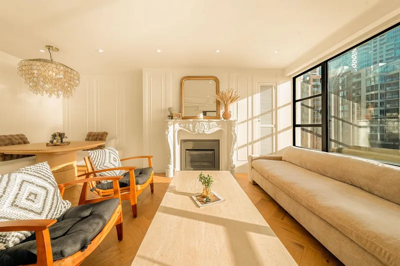 302 1008 BEACH AVENUE - photo 2 of 25