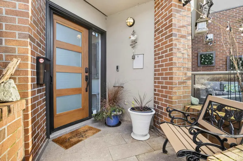 812 MAPLE STREET - photo 2 of 25