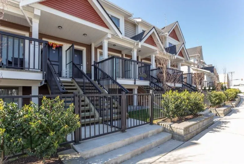 24 2799 ALLWOOD STREET - photo 1 of 14