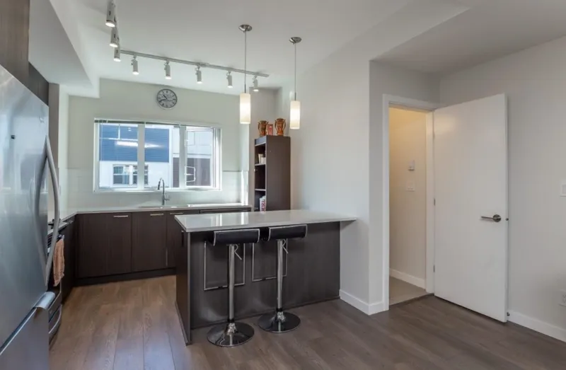 24 2799 ALLWOOD STREET - photo 3 of 14