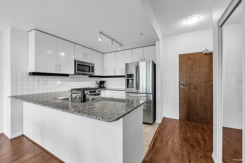 409 100 E ESPLANADE STREET - photo 4 of 25