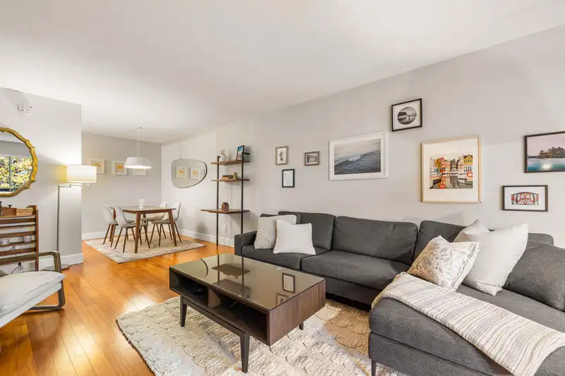 302 1825 W 8TH AVENUE - photo 1 of 17