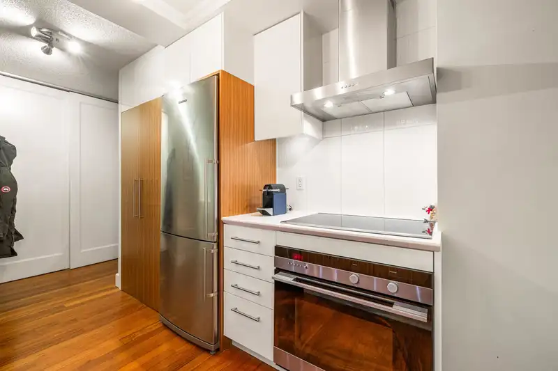 302 1825 W 8TH AVENUE - photo 4 of 17