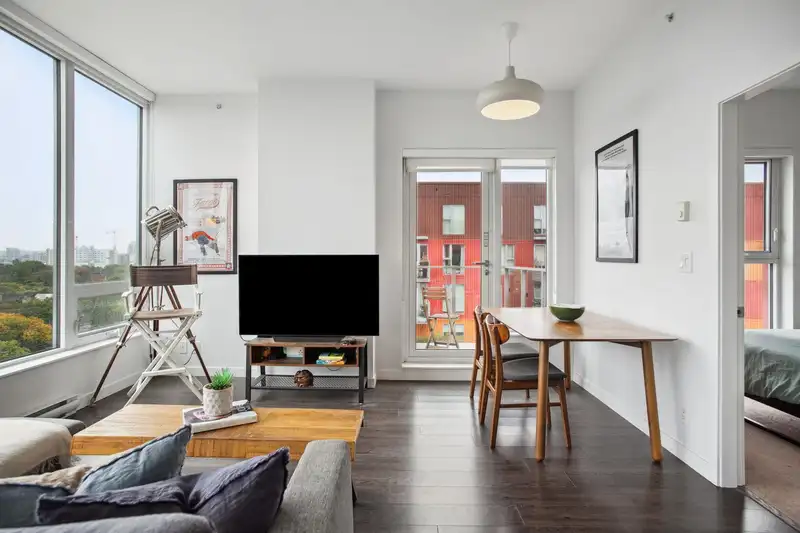 PH4 955 E HASTINGS STREET - photo 3 of 29