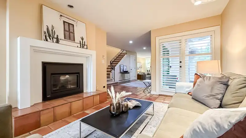 1737 W 16TH AVENUE - photo 3 of 40