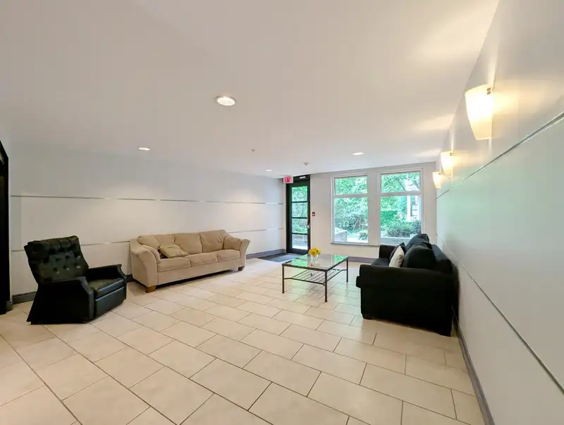 202 6888 SOUTHPOINT DRIVE - photo 2 of 15