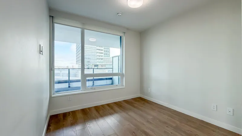 505 8189 CAMBIE STREET - photo 4 of 18