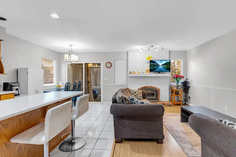 12905 65 AVENUE - photo 3 of 21