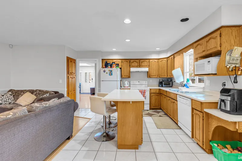 12905 65 AVENUE - photo 4 of 21