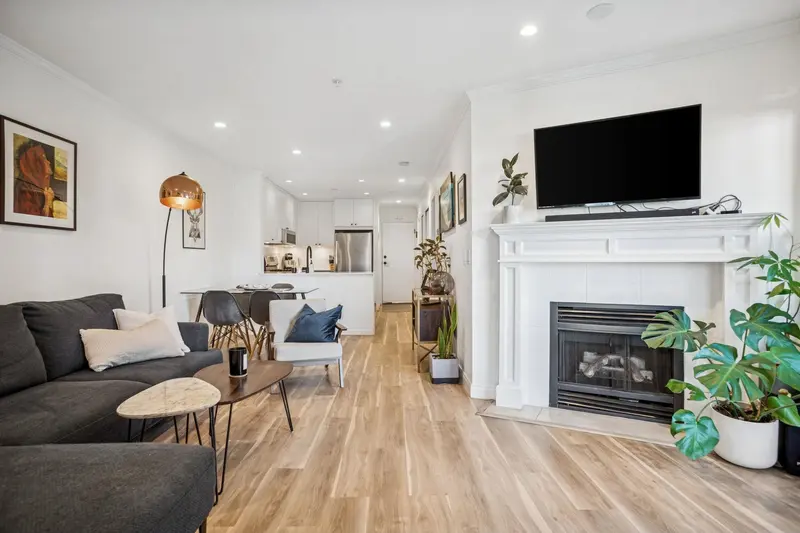 305 688 E 16TH AVENUE - photo 1 of 25