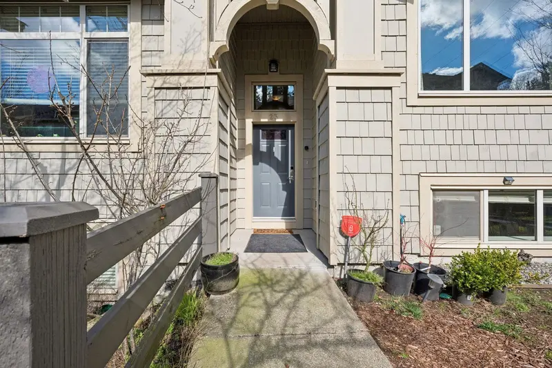 23 10605 DELSOM CRESCENT - photo 4 of 25