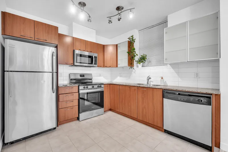 1468 CEDAR COTTAGE MEWS - photo 4 of 25