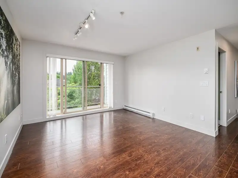 302 2228 WELCHER AVENUE - photo 4 of 27