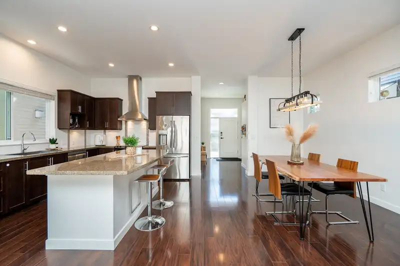 3381 WATKINS AVENUE - photo 1 of 33