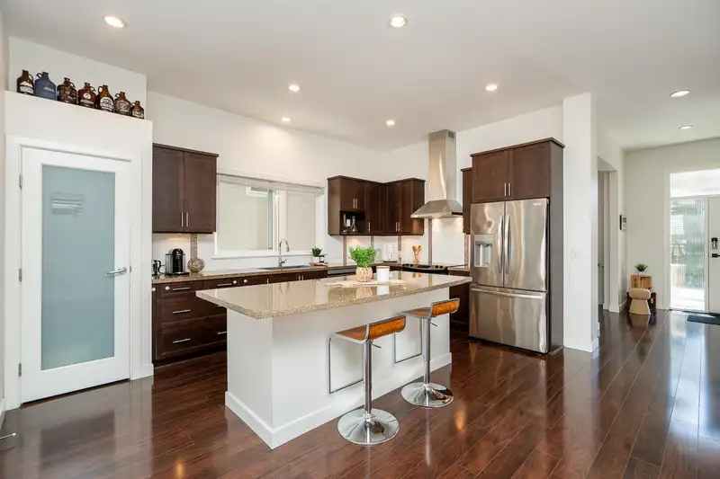 3381 WATKINS AVENUE - photo 4 of 33