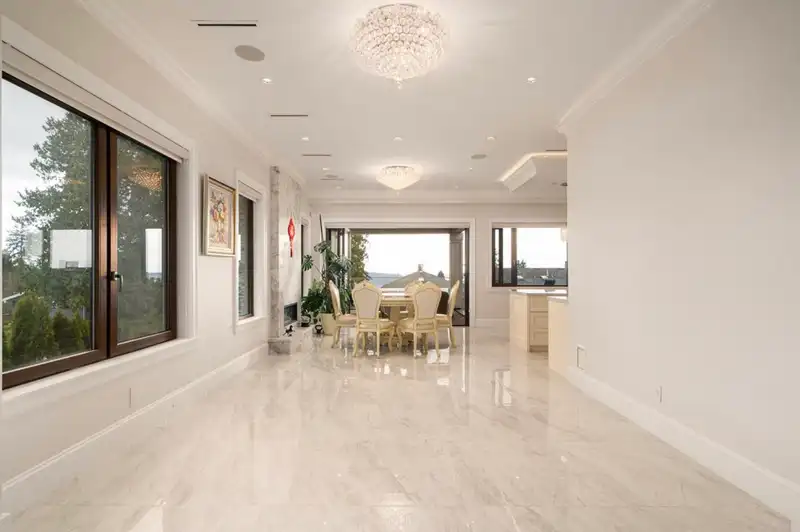 1410 MATHERS AVENUE - photo 4 of 32