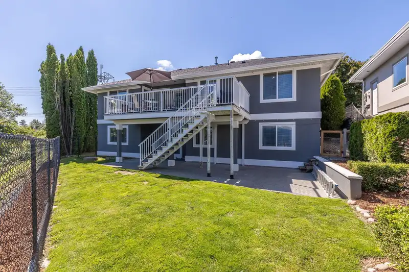36382 SANDRINGHAM DRIVE - photo 3 of 40