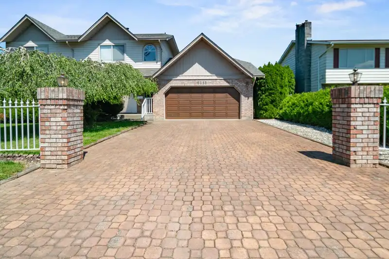 6953 KALYNA DRIVE - photo 2 of 40