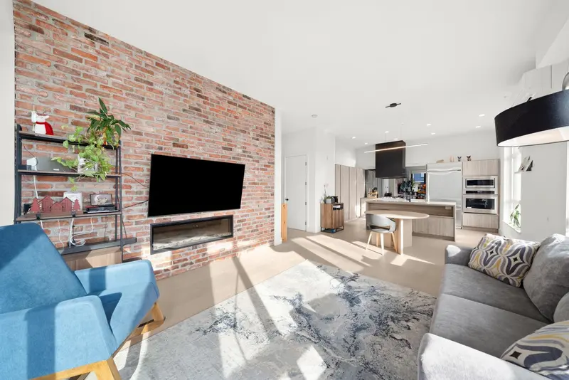 214 300 SALTER STREET - photo 1 of 25