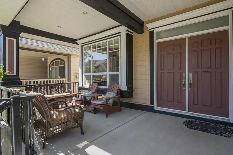 21179 83A AVENUE - photo 2 of 40