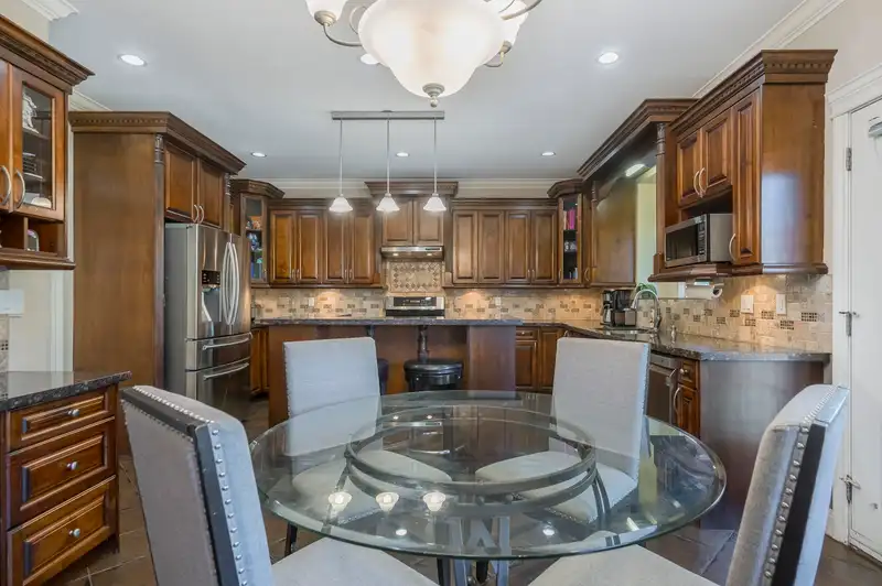 21179 83A AVENUE - photo 3 of 40