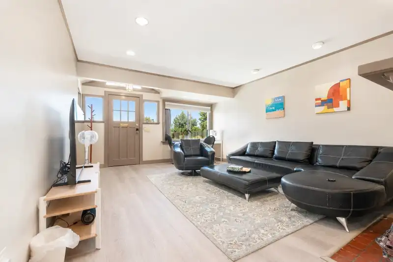 3870 W 17TH AVENUE - photo 4 of 18