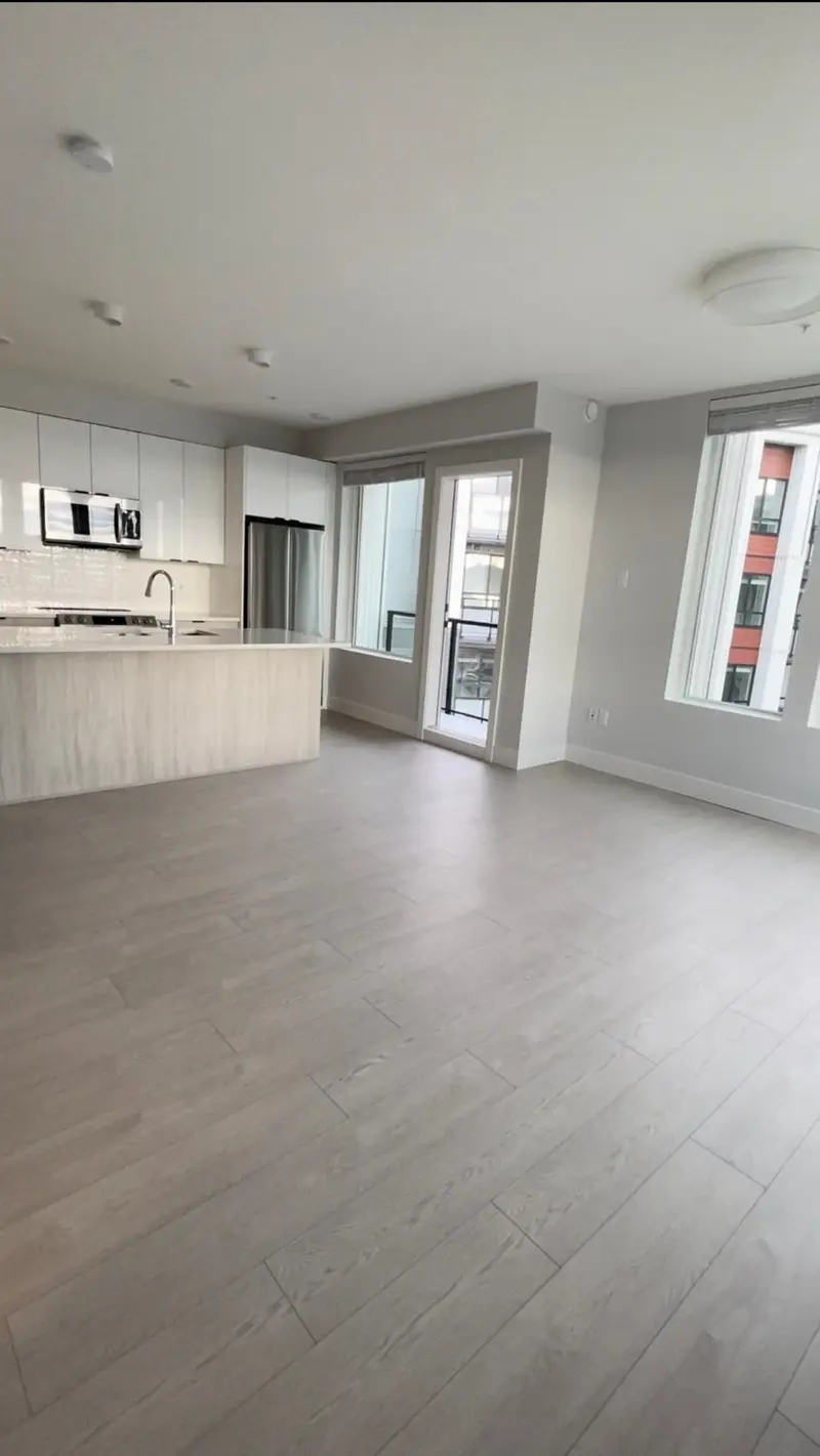 504 20360 LOGAN AVENUE - photo 4 of 17