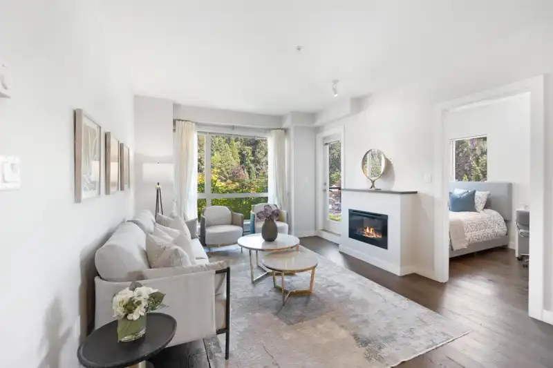 319 1330 MARINE DRIVE - photo 1 of 27